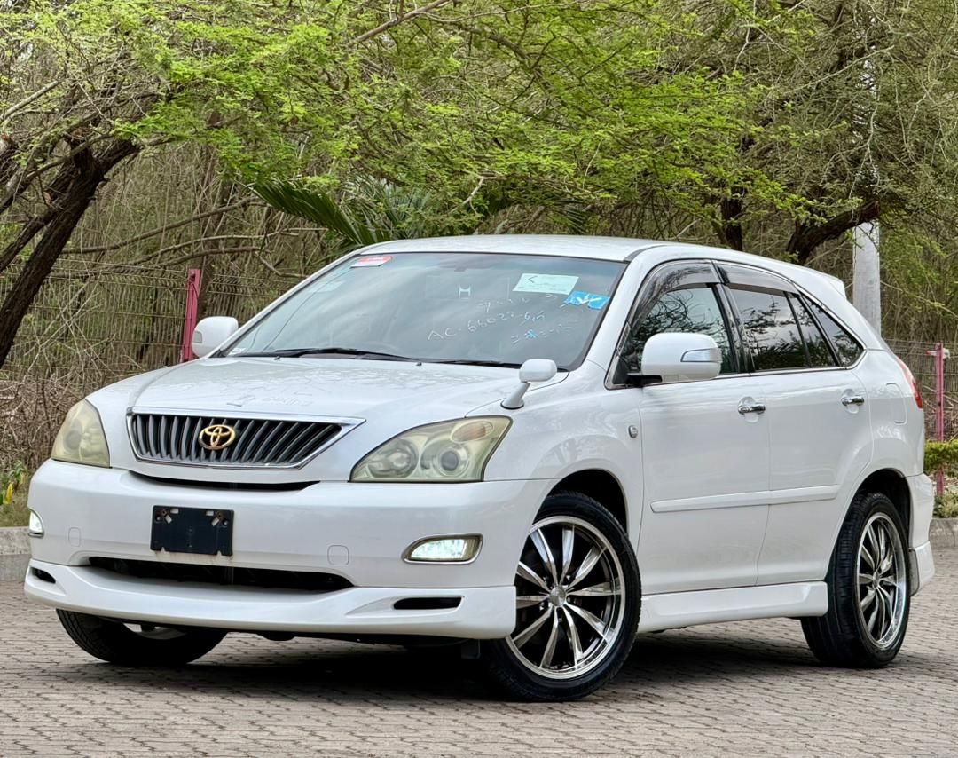 Toyota Harrier (White) for sale in Mwanza, photo 1 of 4