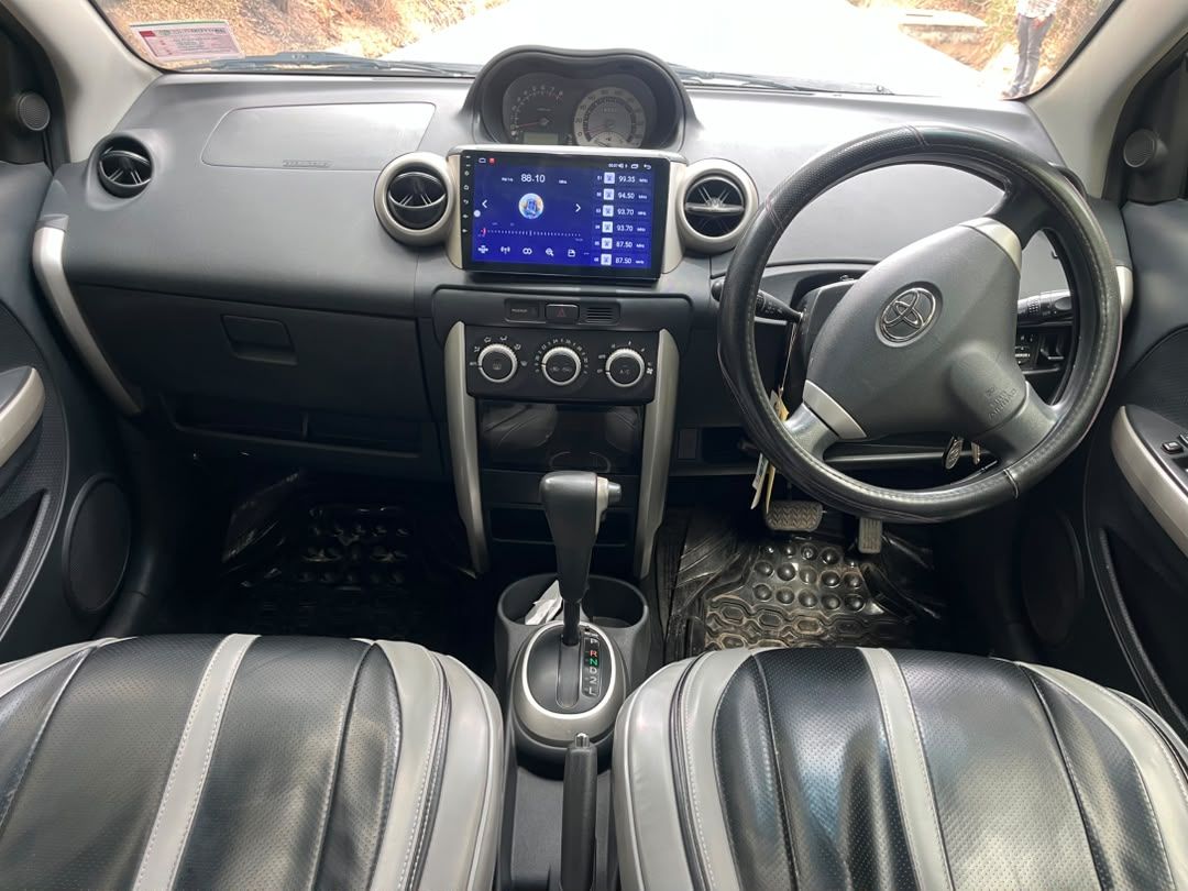Toyota IST 2006 (Pearly White) for sale in Mwanza, photo 7 of 7
